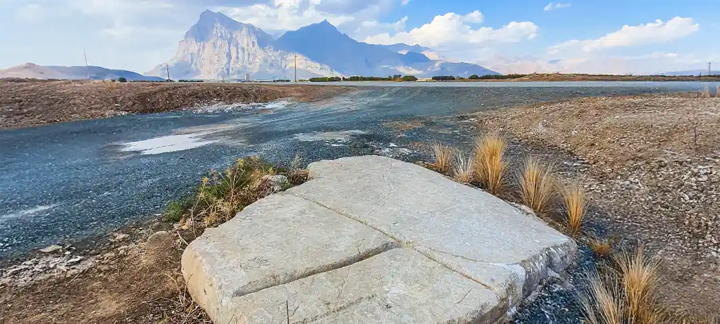 تخت شیرین